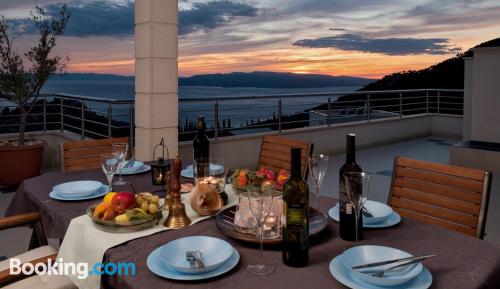 Appartamento con terrazza, a Makarska