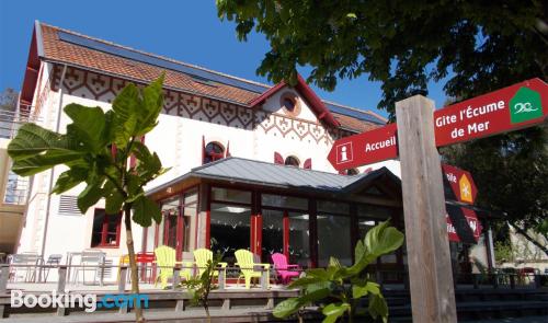 Apt mit terrasse und internet. In Saint-Michel-Chef-Chef.