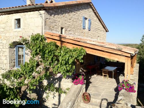 Ferienwohnung mit Terrasse. In Labeaume