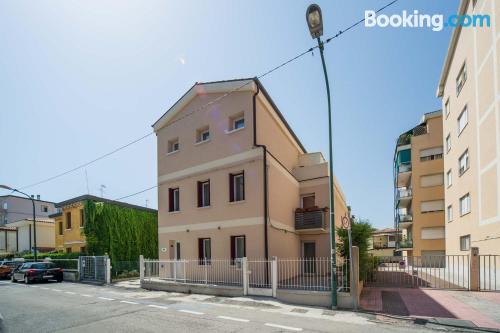 Apartamento para parejas en Mestre. Práctico y en buena zona