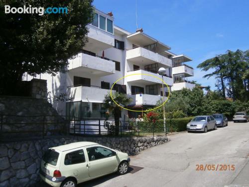 Gran apartamento en zona increíble con terraza y conexión a internet.