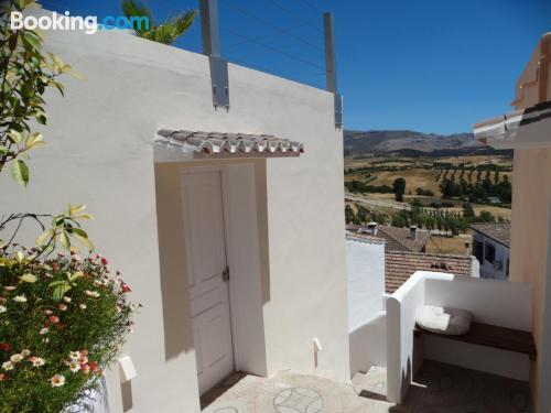 Apartamento com terraço. No centro