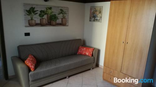 Apartamento com berço em Lecce.