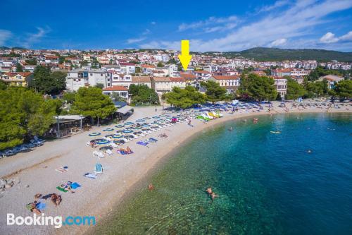 Pratique appartement avec deux chambres à Crikvenica