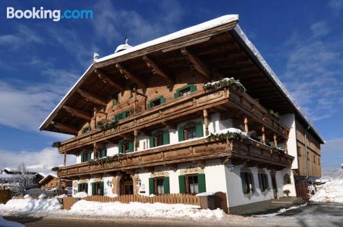 Aconchegante apartamento em Oberndorf in Tirol, ideal para 2 pessoas