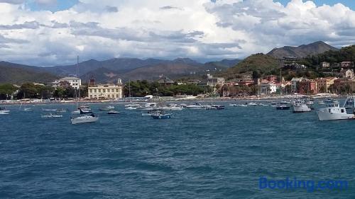 Mozzafiato appartamento con una camera da letto. Sestri Levante dalla vostra finestra!