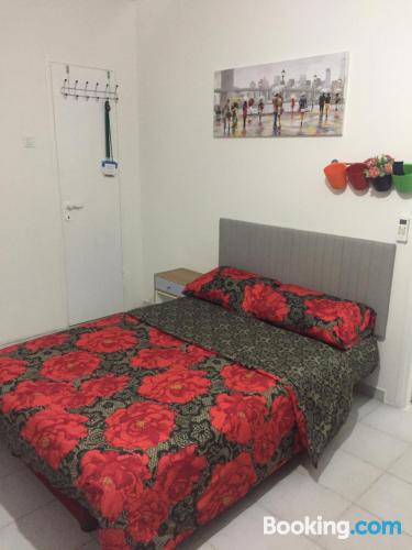 Superbo appartamento con 1 camera da letto, a Ashdod