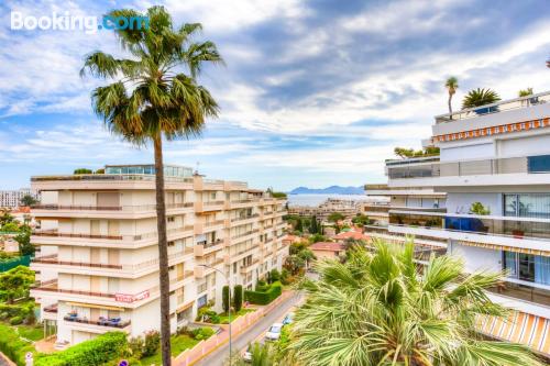 Appartement avec internet. À Antibes.