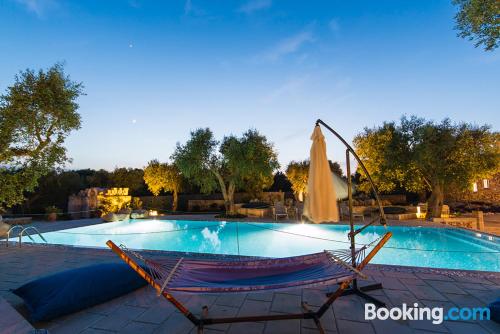 Carpignano Salentino à vos pieds. Piscine et terrasse