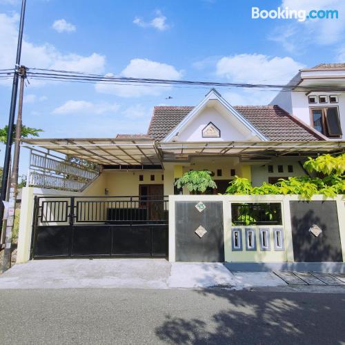 Ferienwohnung mit balkon. In Yogyakarta.