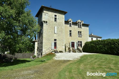 Confortable appartement à Nérac. Avec terrasse!.