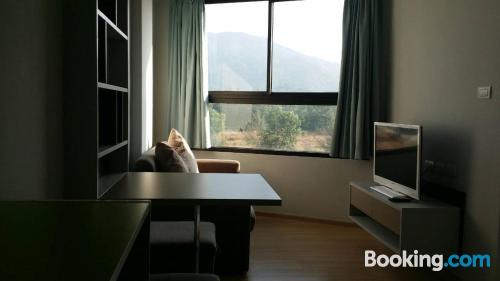 Apartamento de una habitación en Ban Thalat Choeng Thale para parejas