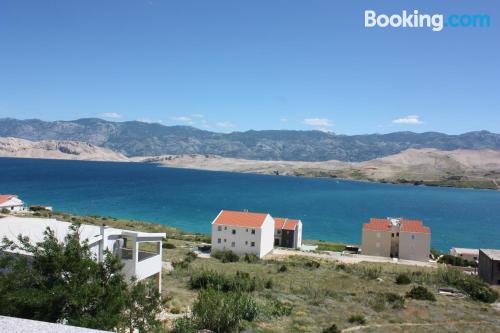 Praktische Apt in Pag. W-lan und Balkon