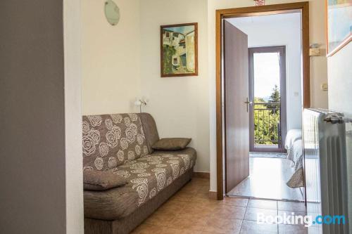 42m2 de apartamento con terraza y internet.