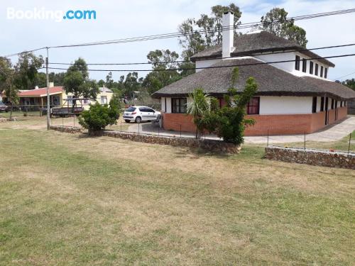 Apartamento cães bem-vindos à Punta Del Diablo, perfeito para 5 ou mais