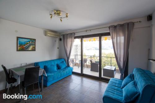 Apartamento de 42m2 em Budva. Terraço!