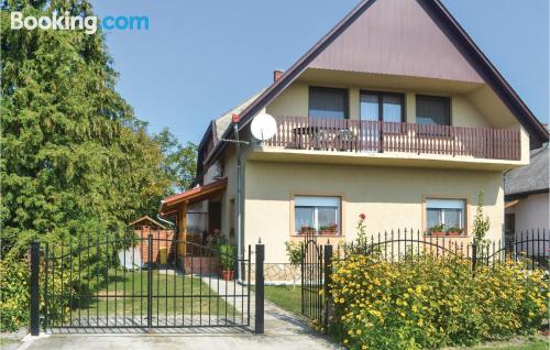 Apartamento en Balatonfenyves de dos dormitorios