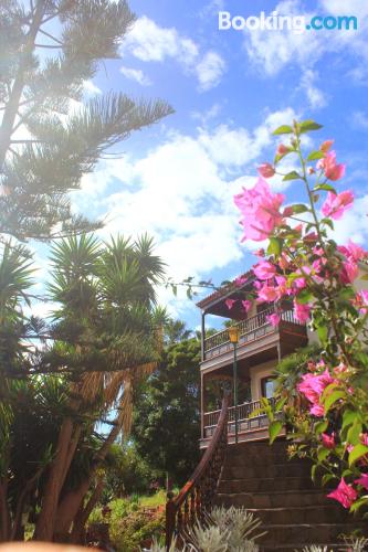 Extenso apartamento. Terraço e piscina