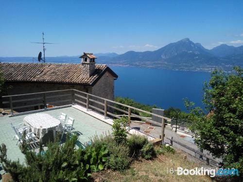 Wohnung in San Zeno di Montagna. Haustier erlaubt