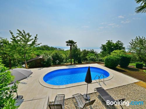 One bedroom apartment in superb location. Pool!