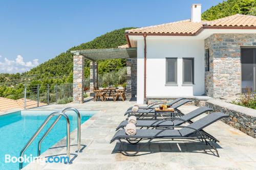 Appartamento con terrazza. Skopelos Town dalla vostra finestra!.