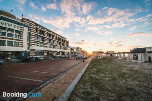 App met terras. Welkom bij Muizenberg!