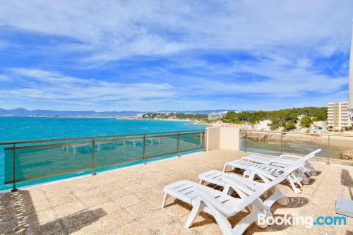 Amplo apartamento em Salou. Terraço!