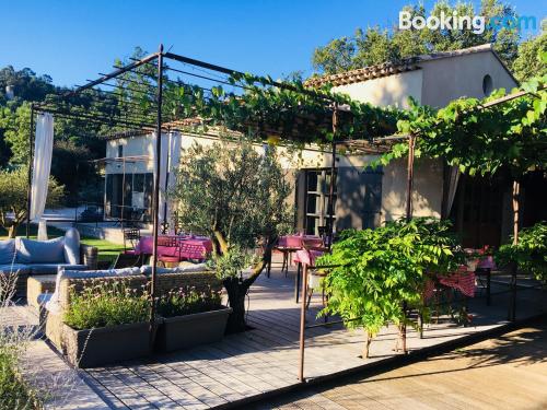 Perfect location with swimming pool in Bonnieux and heat