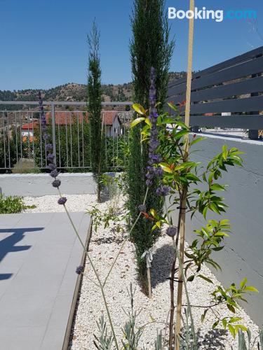 Apartamento com terraço e Wi-fi em Kakopetria