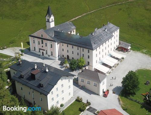 Apartamento com terraço e Internet em Matrei am Brenner