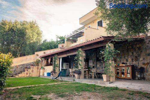 Scario à vos pieds,. Avec terrasse!.