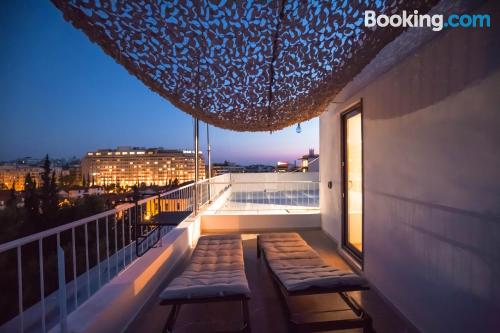 Apartamento en Atenas ¡con terraza!.