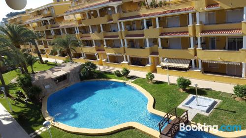 Confortable appartement. Piscine et terrasse