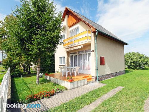 Ferienwohnung mit Terrasse. In Balatonmáriafürdő