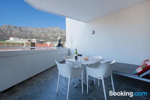 Extenso apartamento em excelente posição em Cape Town