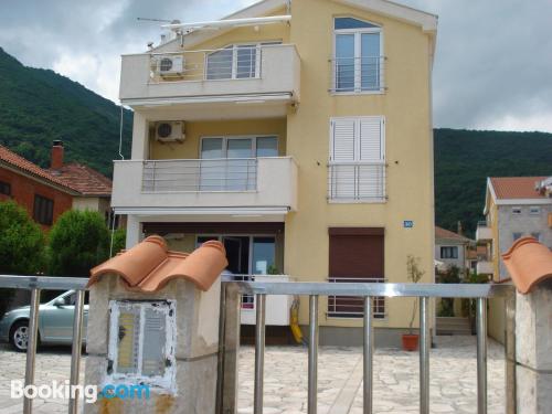 Appartement à Herceg-Novi. Avec l'air concdetionné!