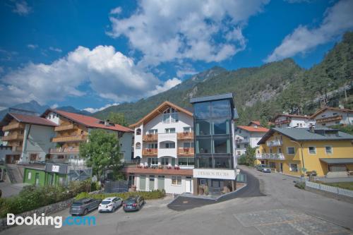 Ample appartement dans la meilleure position. Terrasse et Wifi!