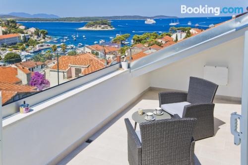 Appartement avec terrasse. À Hvar.