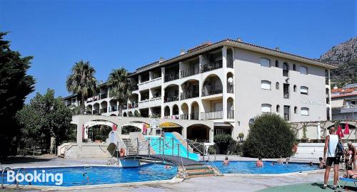 Two rooms apartment in L'Estartit with terrace.