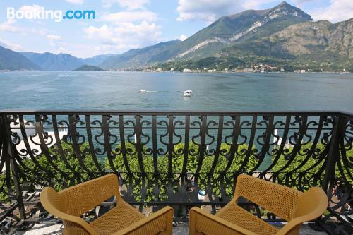 Apartamento bien ubicado con terraza en Bellagio