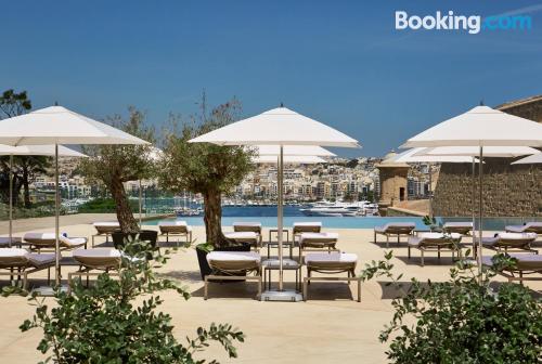 Valletta vanuit uw raam! Terras en zwembad