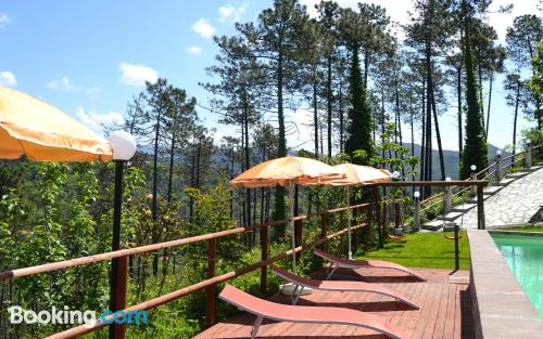 Apartamento con terraza y conexión a internet en Casarza Ligure y piscina