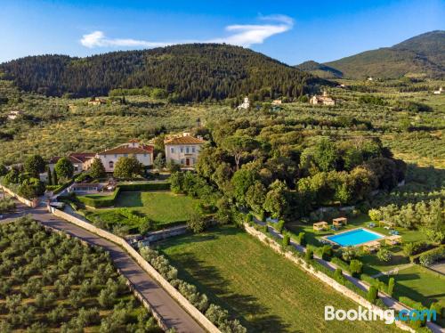 Appartement avec piscine à Calenzano