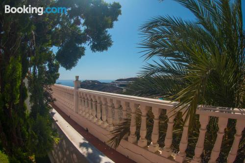 Apartamento acogedor con terraza.