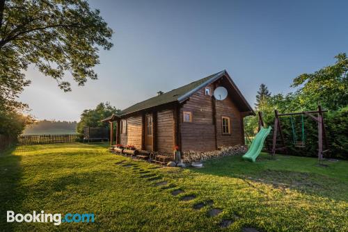 Ferienwohnung mit terrasse und w-lan. In Bobrovec.