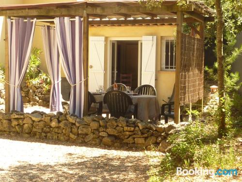 Pratique appartement. Terrasse!