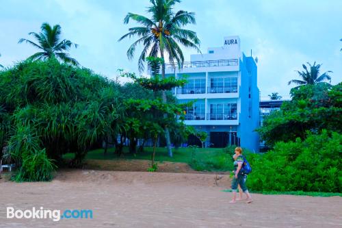 Weligama vanuit uw raam! Met zwembad!