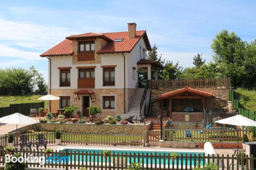 Apartamento apto para familias en San Martin de Bada con terraza y conexión a internet