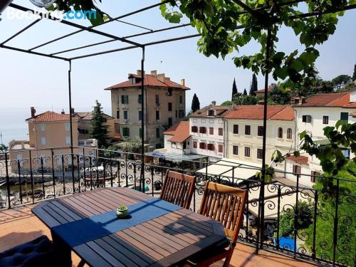 Apartamento de 57m2 em Opatija. Com terraço!