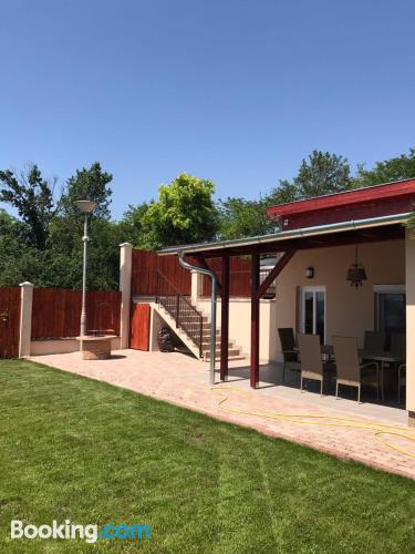 Appartement voor 5 of meer in Balatonkenese. Met terras!.